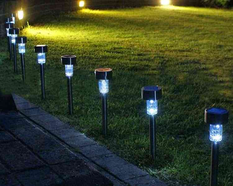 Luces de jardín con placa solar